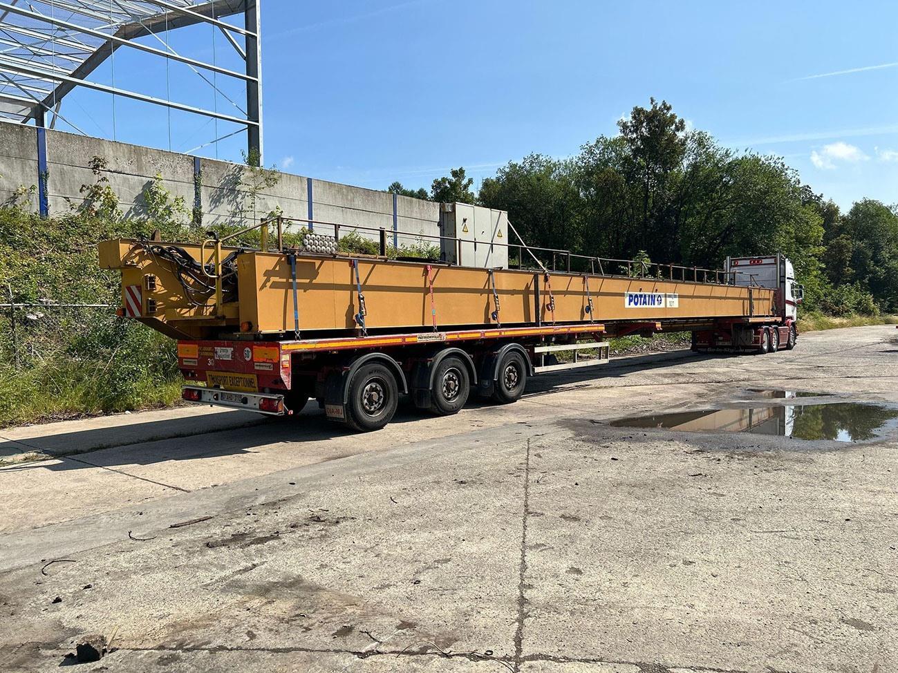 Vehicle (Transport)/Potain 10 ton x 24 meter