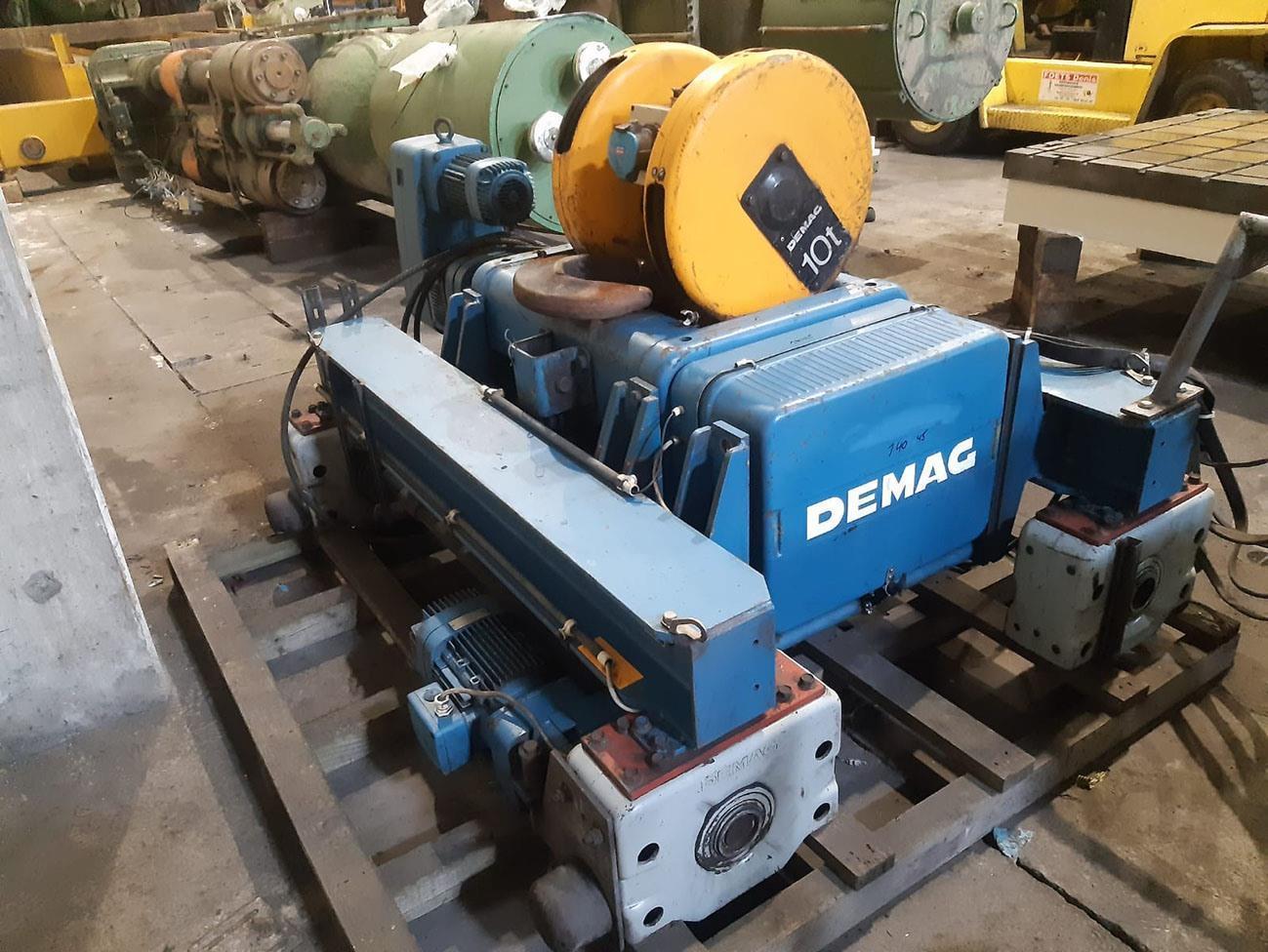 Vehicle (Transport)/Demag hoist 10 ton