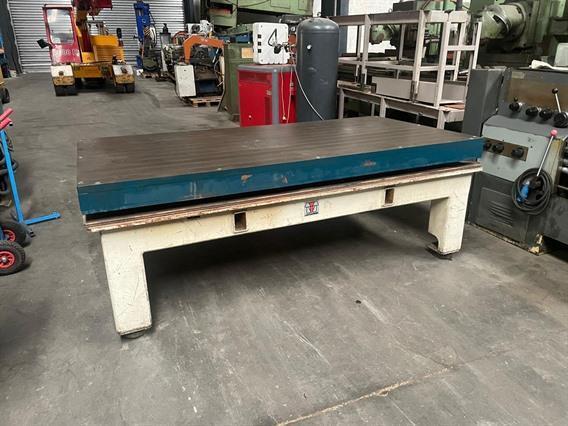 Table 2500 x 1250 mm