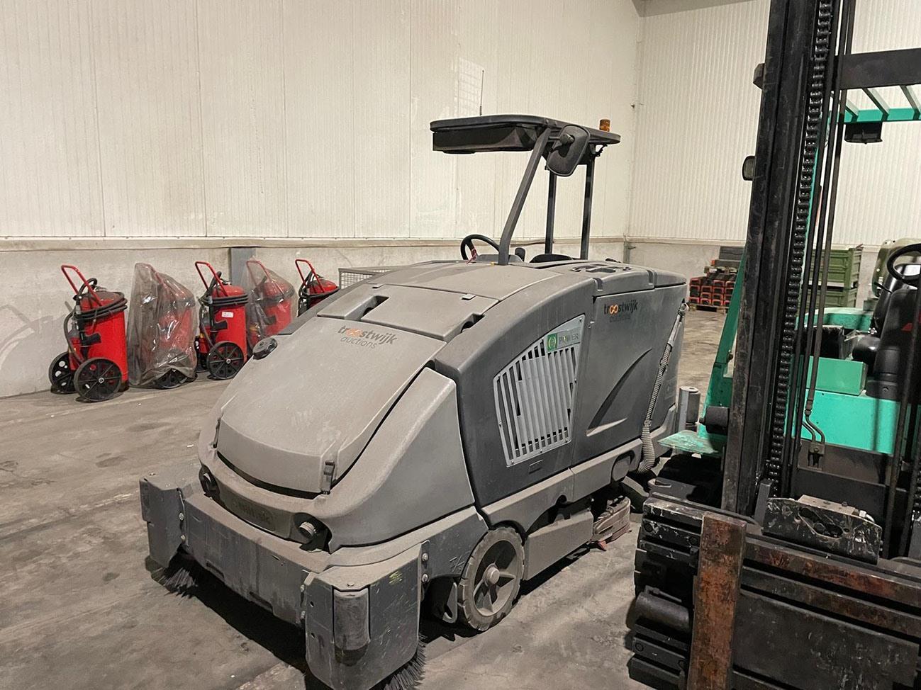 Vehicle (Transport)/Nilfisk CS7000 sweeper