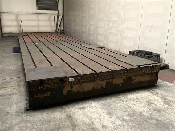 T-slot Table 10 000 x 3000 mm