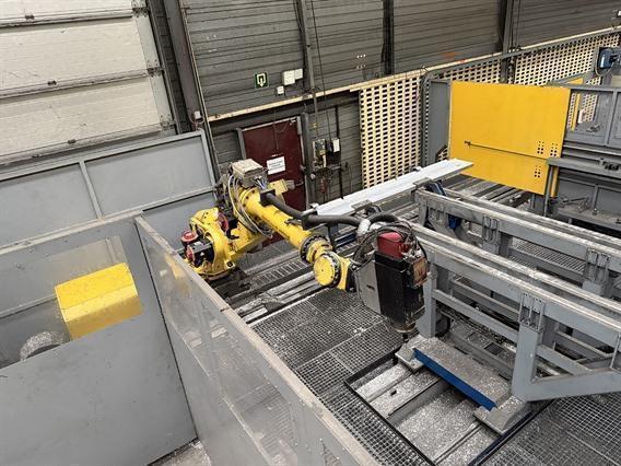 Fanuc Milling Robot X: 10 500 / Y: 3045 / Z: 3500 mm CNC