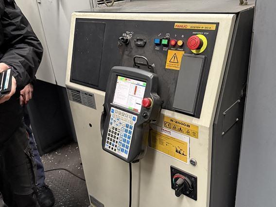 Fanuc Milling Robot X: 10 500 / Y: 3045 / Z: 3500 mm CNC