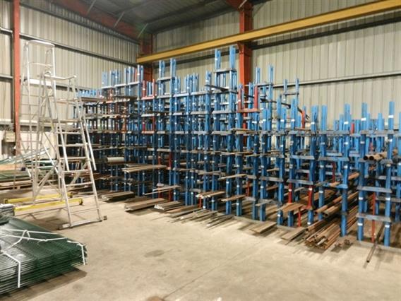 Stacking rack system including lifting device