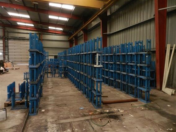 Stacking rack system including lifting device