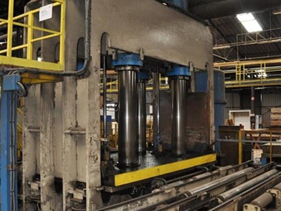 Siempelkamp panel press 620 ton